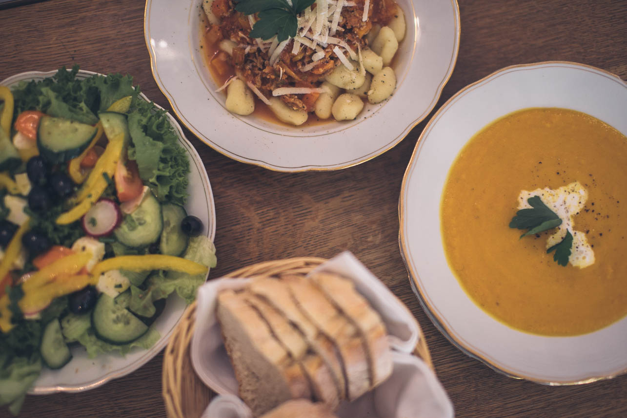 Kleines café – wiener flair in der neckarstadt Mannheim küchenzeile gebraucht