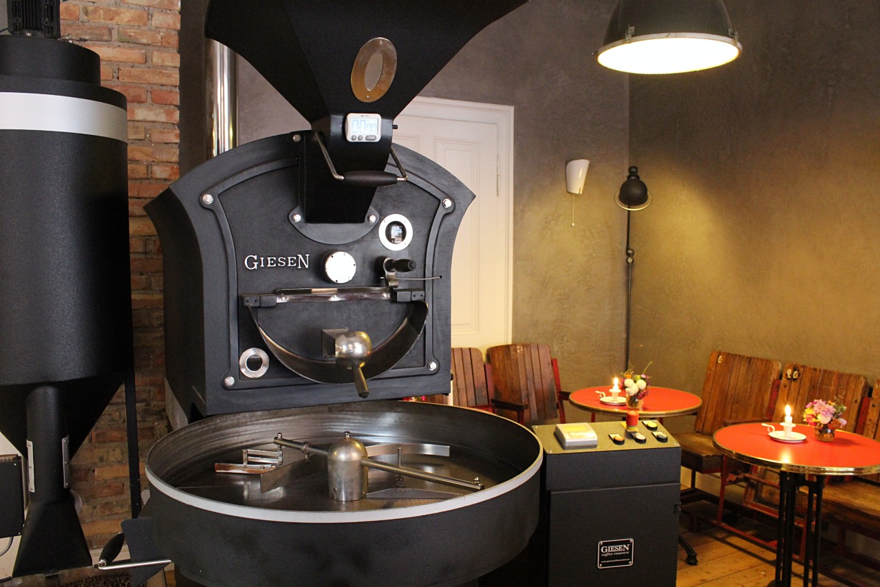 Kaffeeröstmaschine im Café Lauri Mannheim